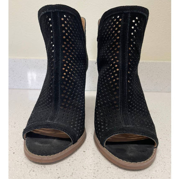 Lucky Brand Peep Toe Perforated Black Boot - Size 9 - Picture 3 of 11